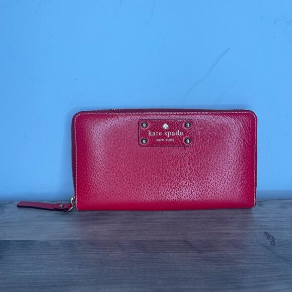 Kate Spade Red wallet‎ - Picture 1 of 7